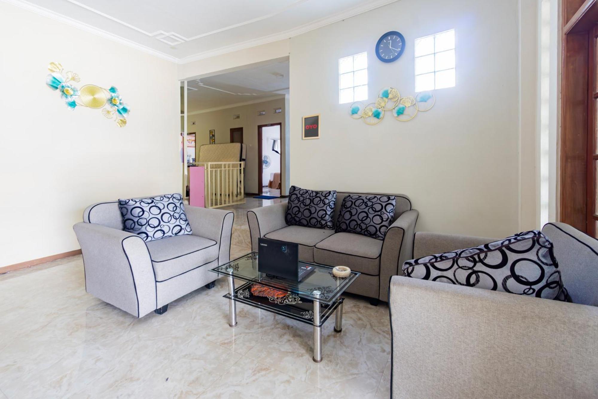 Spot On 93755 Siwalanpanji Syariah Hotel 2*